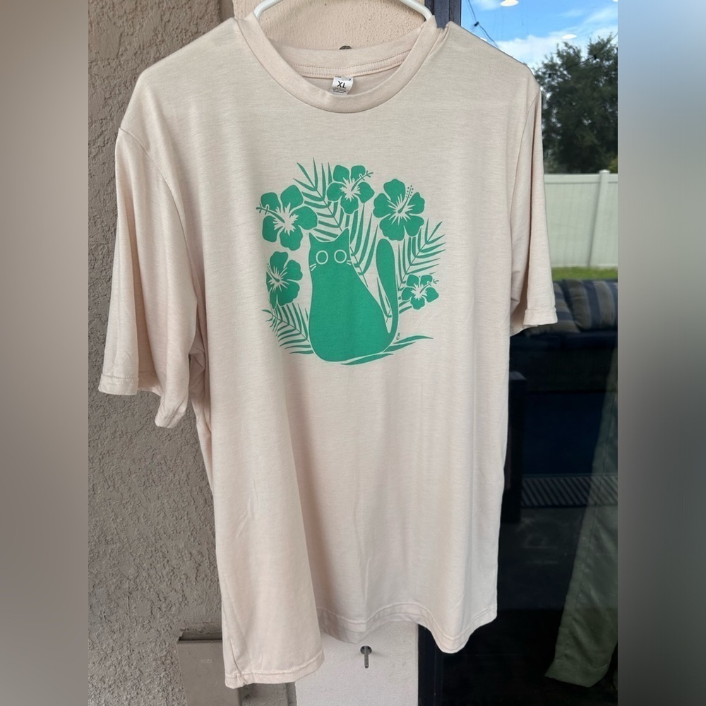 CAT LADY Box Cream Green Cat Flower Graphic Print T-shirt